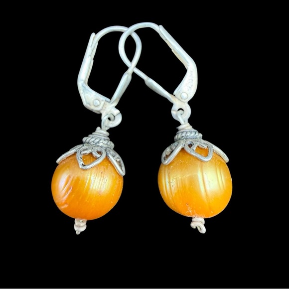 Vintage Jewelry - VTG Golden Pearl Drop Earrings